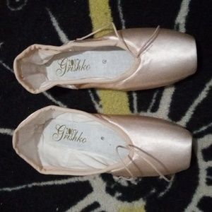 Grishko 2007 SS pointe shoes size 5 XXX